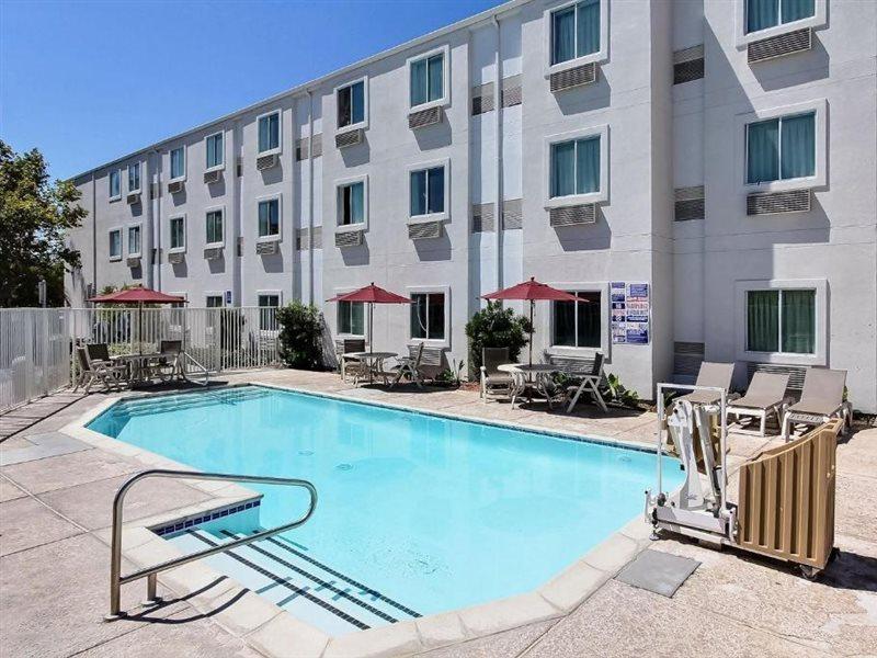 Hotel 6-gilroy, Ca 2*
