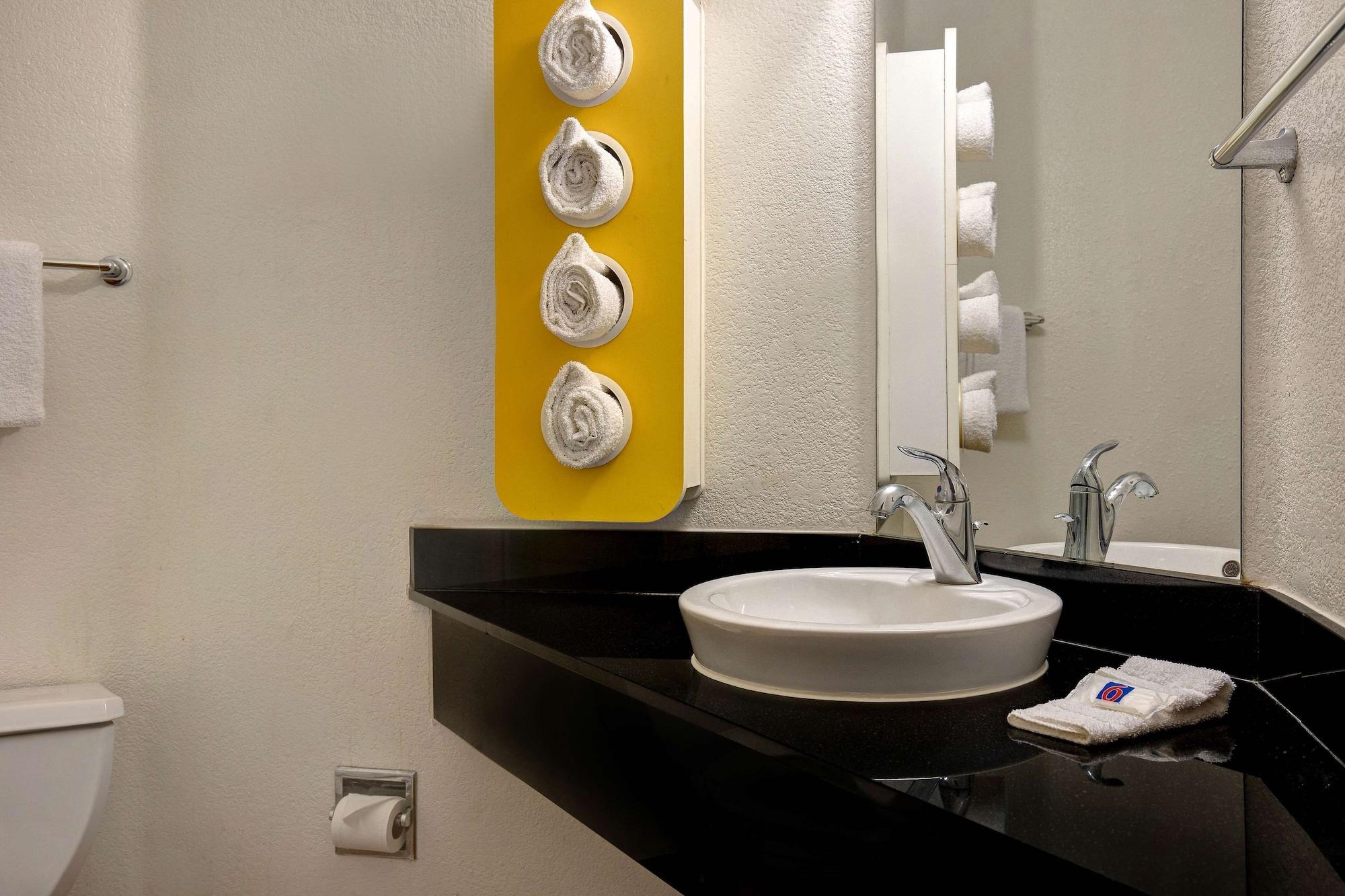 Hotel 6-gilroy, Ca