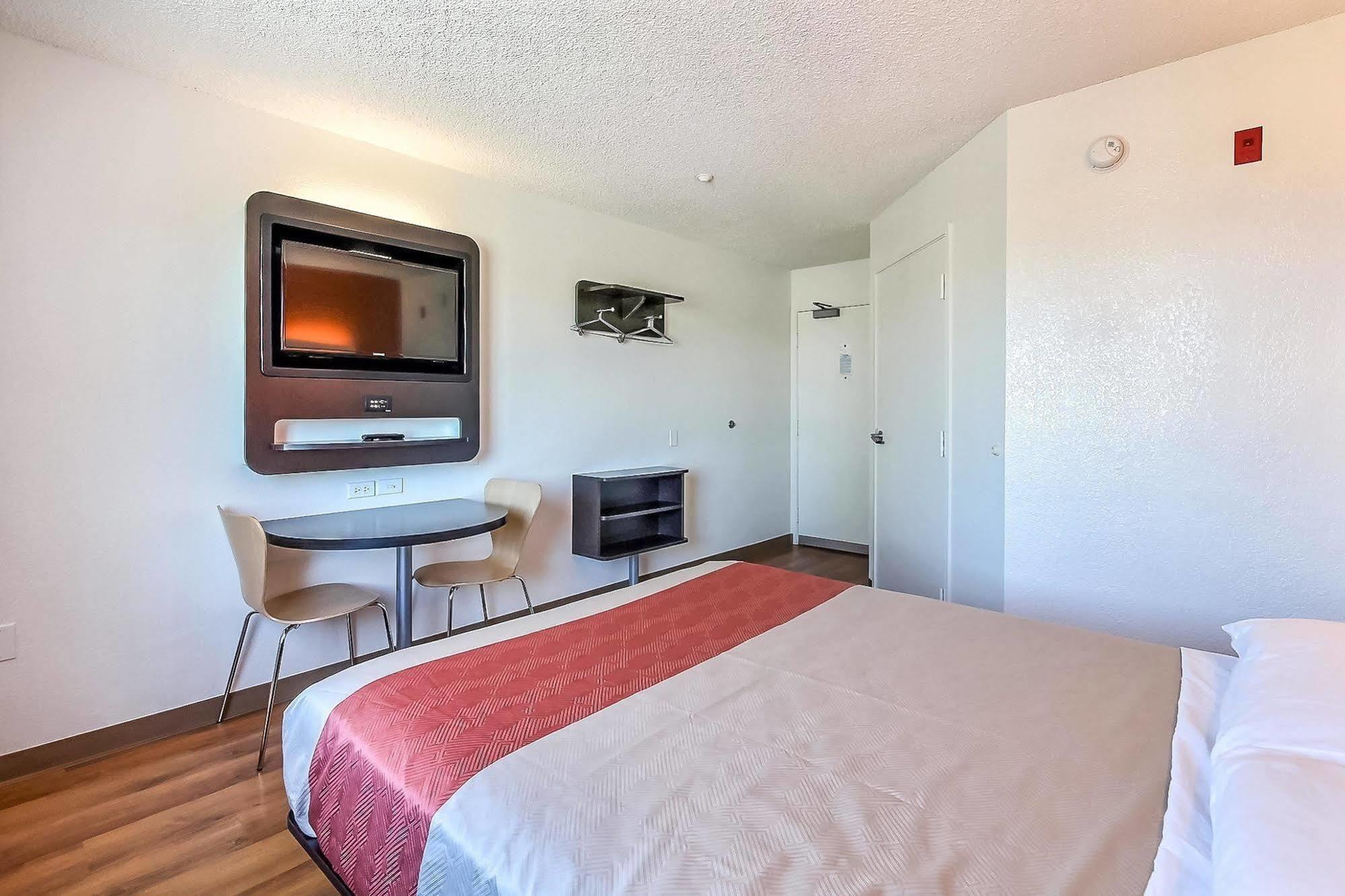 Hotel 6-gilroy, Ca Gilroy