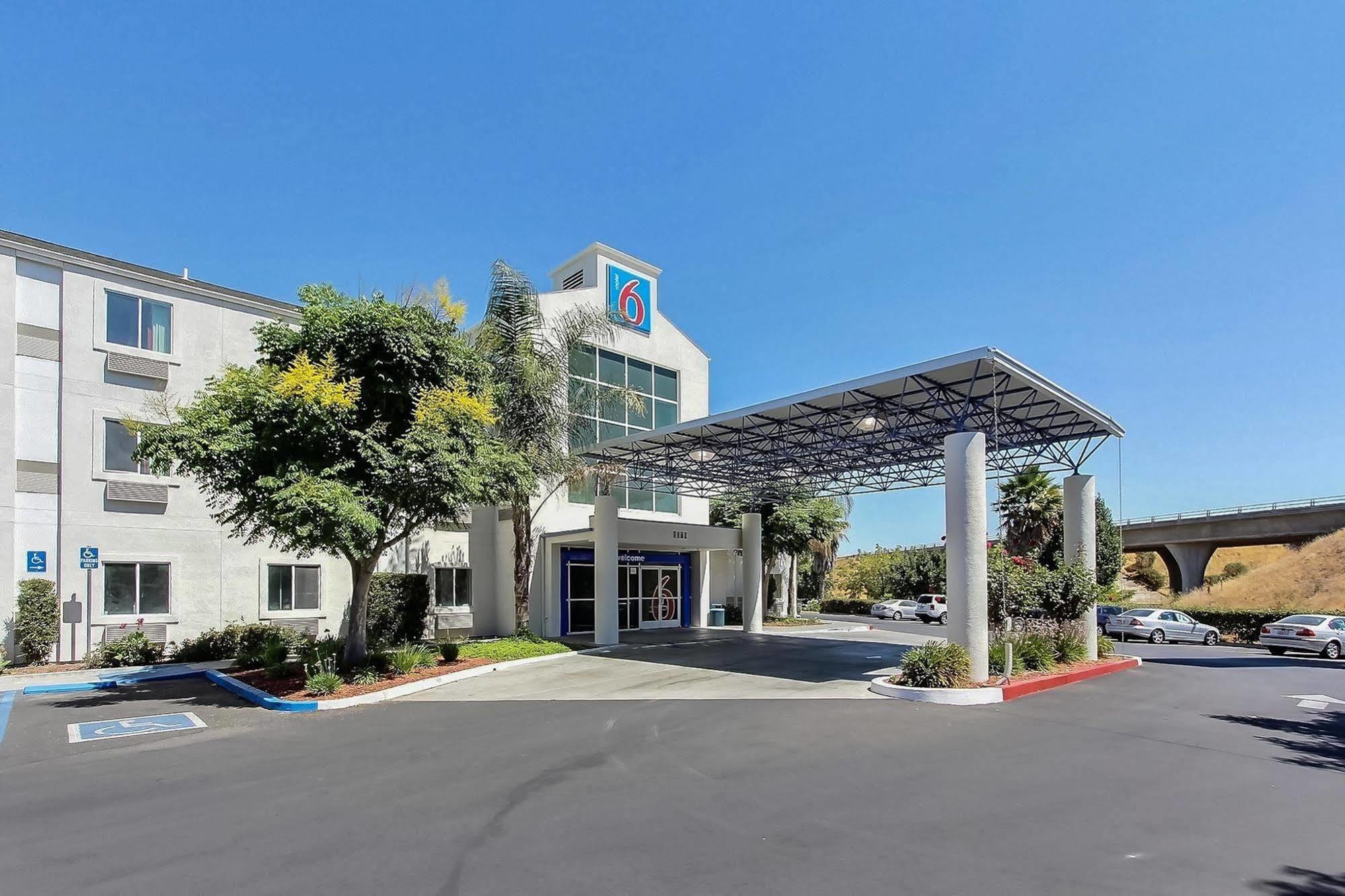 Hotel 6-gilroy, Ca 2*